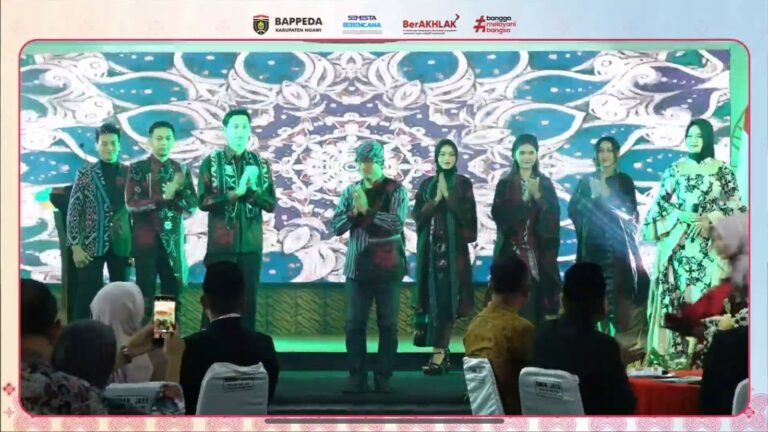 Fashion Show Musrenbang (RKPD 2025 & RPJPD 2025-2045) Di Pendopo Wedya Graha, Ngawi